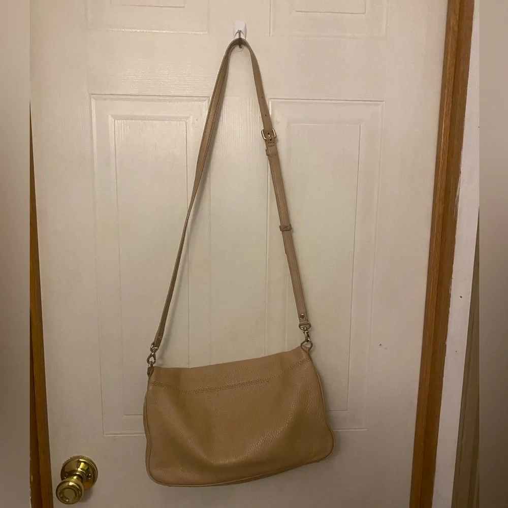 VTG kate spade Light Beige Fold-Over Pebbled Leather Crossbody